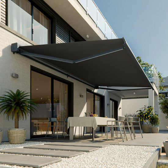 VANA Elektrische Solar-Vollkassettenmarkise Dunkelgrau RAL 7012 inkl. LED & Motor SP1308EMSL - Vana Deutschland Sunavo