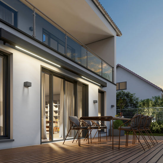 VANA Elektrische Solar-Vollkassettenmarkise Hellgrau RAL 7004 inkl. LED & Motor SP1308EMSL - Vana Deutschland Sunavo