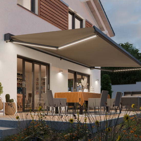 VANA Elektrische Solar-Vollkassettenmarkise Hellgrau RAL 7004 inkl. LED & Motor SP1308EMSL - Vana Deutschland Sunavo