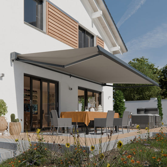 VANA Elektrische Solar-Vollkassettenmarkise Hellgrau RAL 7004 inkl. LED & Motor SP1308EMSL - Vana Deutschland Sunavo