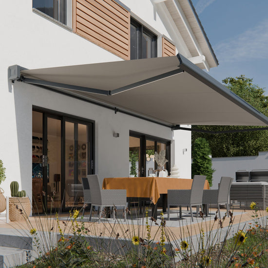 VANA Elektrische Solar-Vollkassettenmarkise Hellgrau RAL 7004 inkl. LED & Motor SP1308EMSL - Vana Deutschland Sunavo